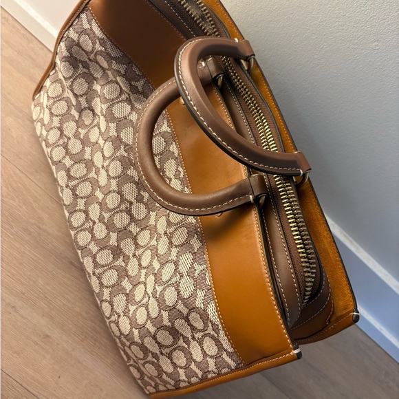 Coach handbag - Picture 1 of 9